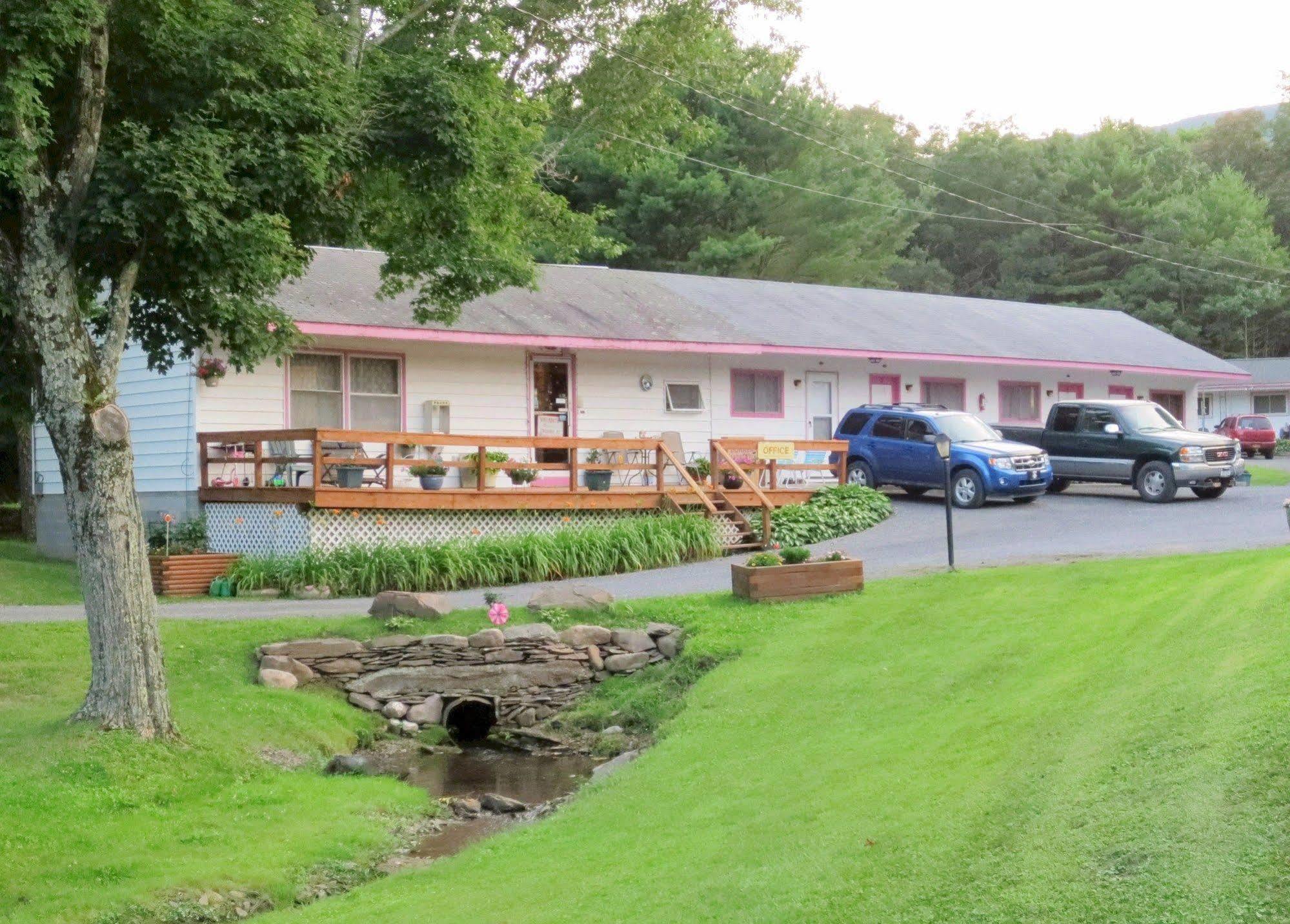 Four Seasons Motel Catskill Exterior photo