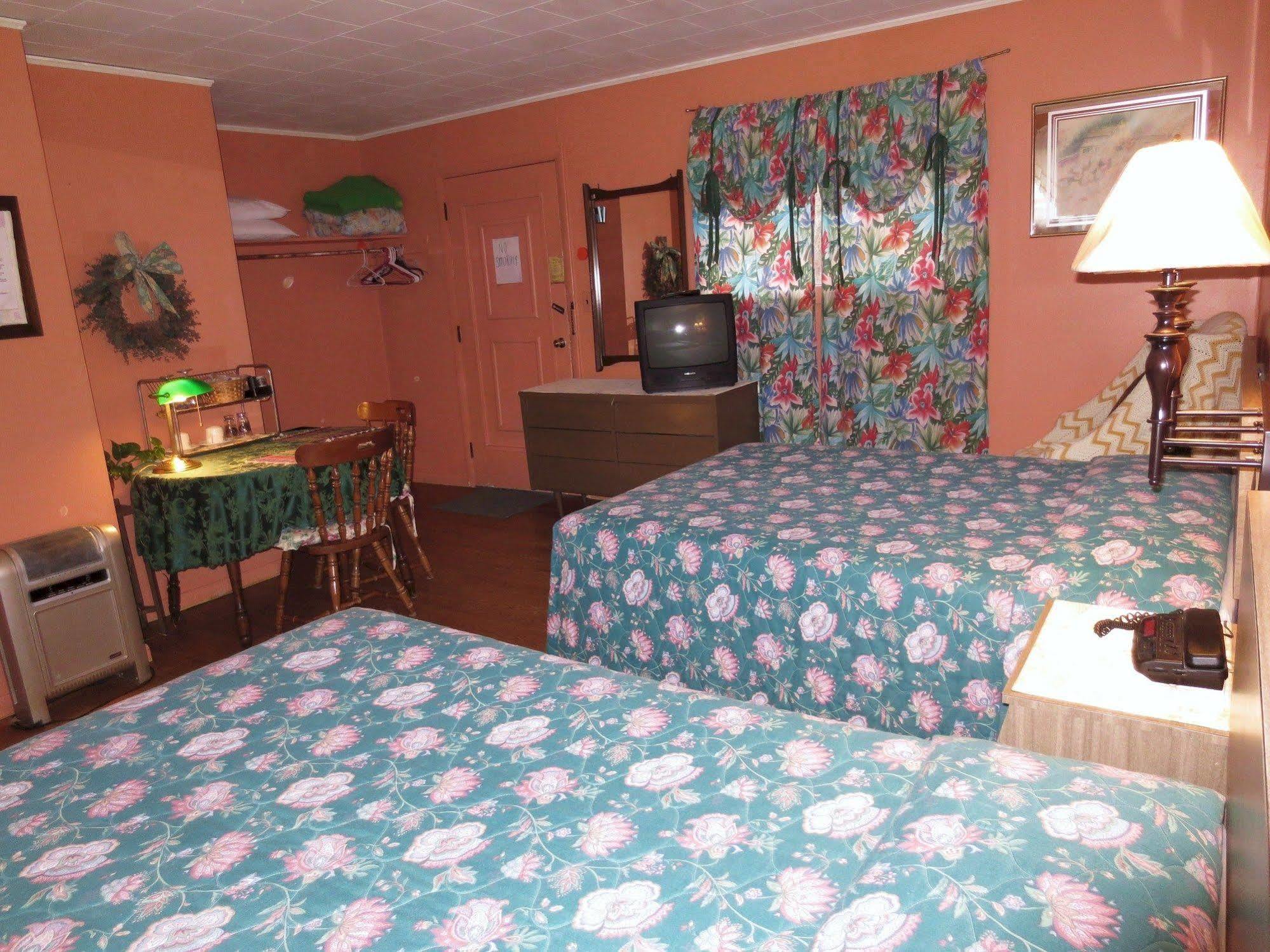 Four Seasons Motel Catskill Exterior photo