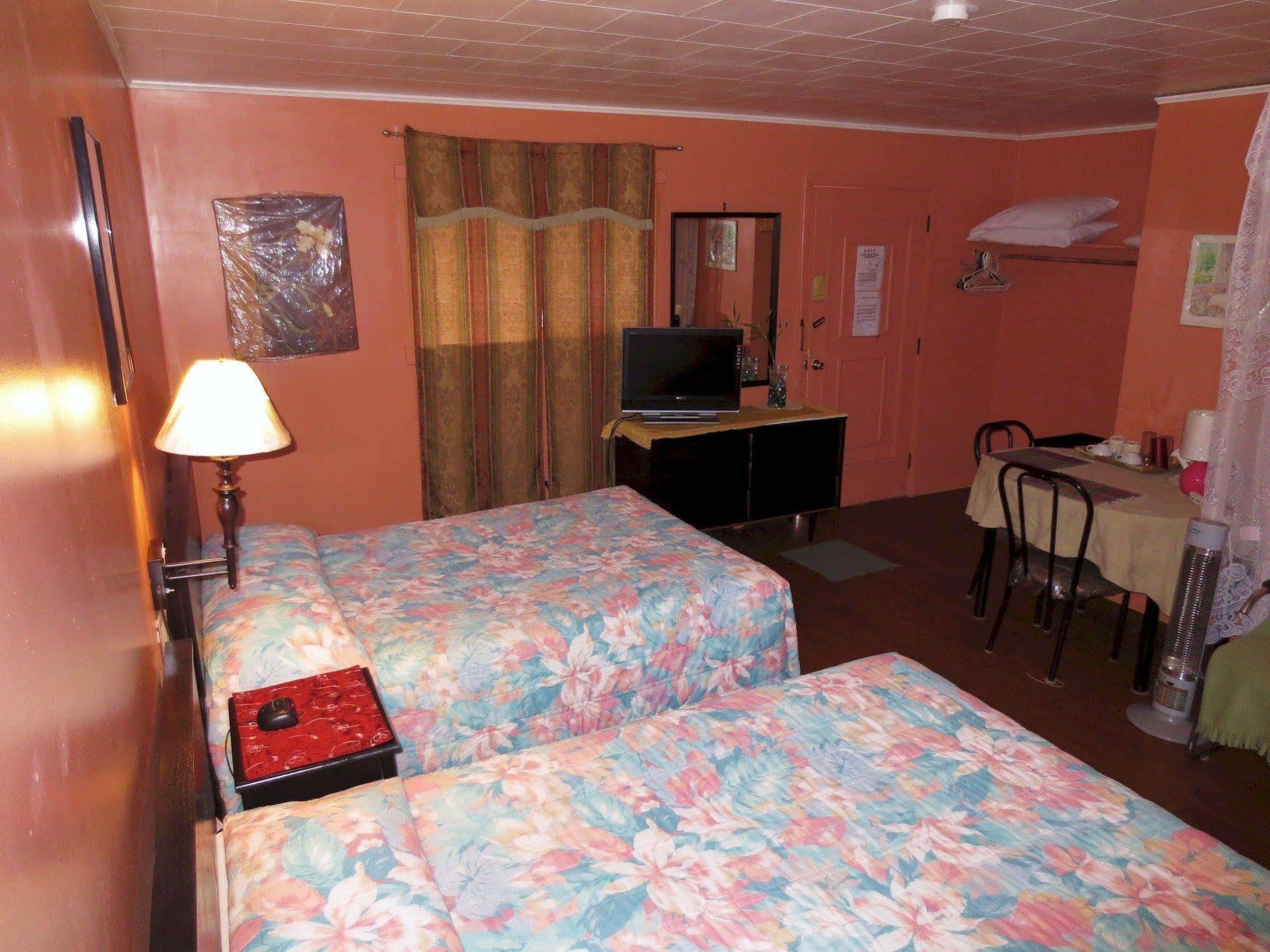 Four Seasons Motel Catskill Exterior photo