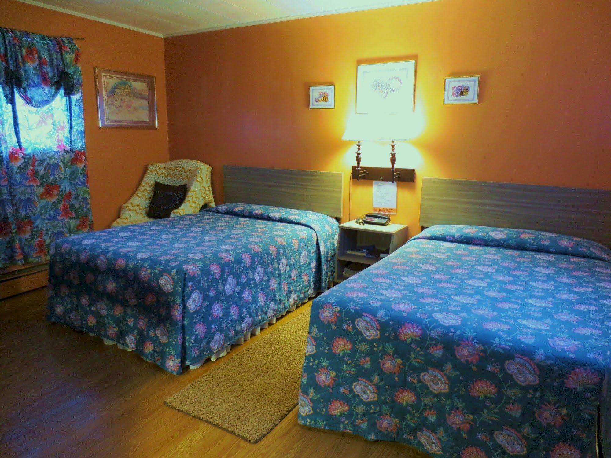 Four Seasons Motel Catskill Exterior photo
