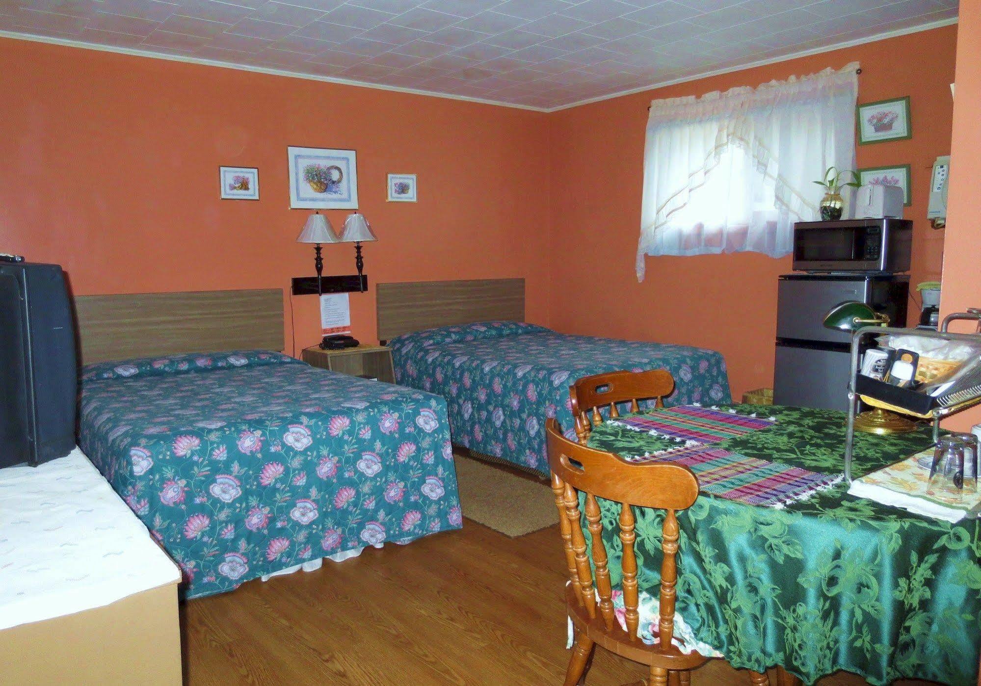 Four Seasons Motel Catskill Exterior photo