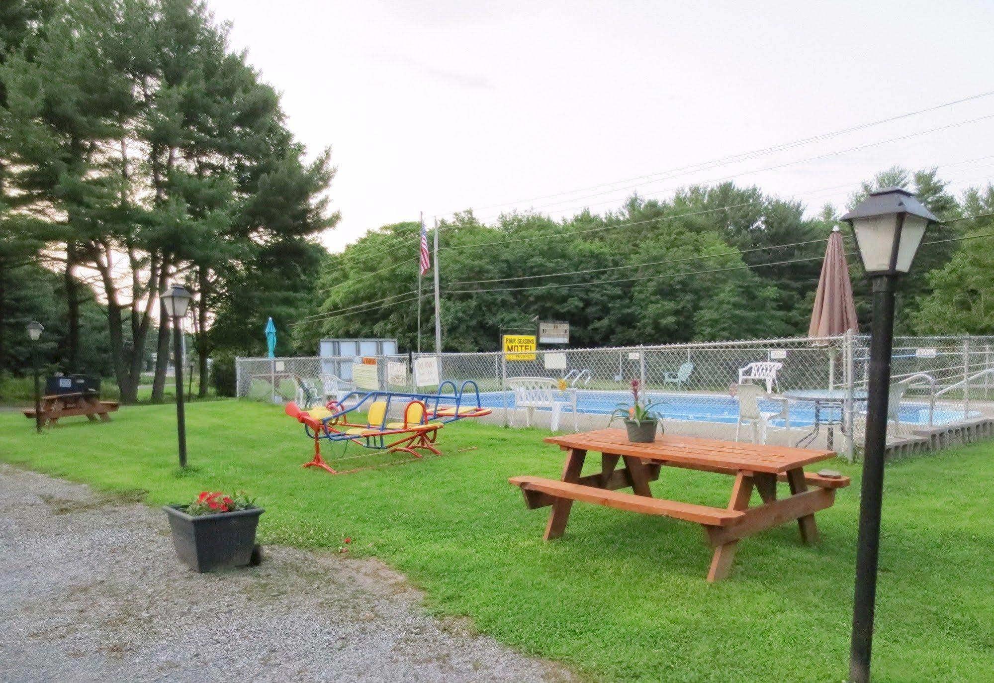 Four Seasons Motel Catskill Exterior photo