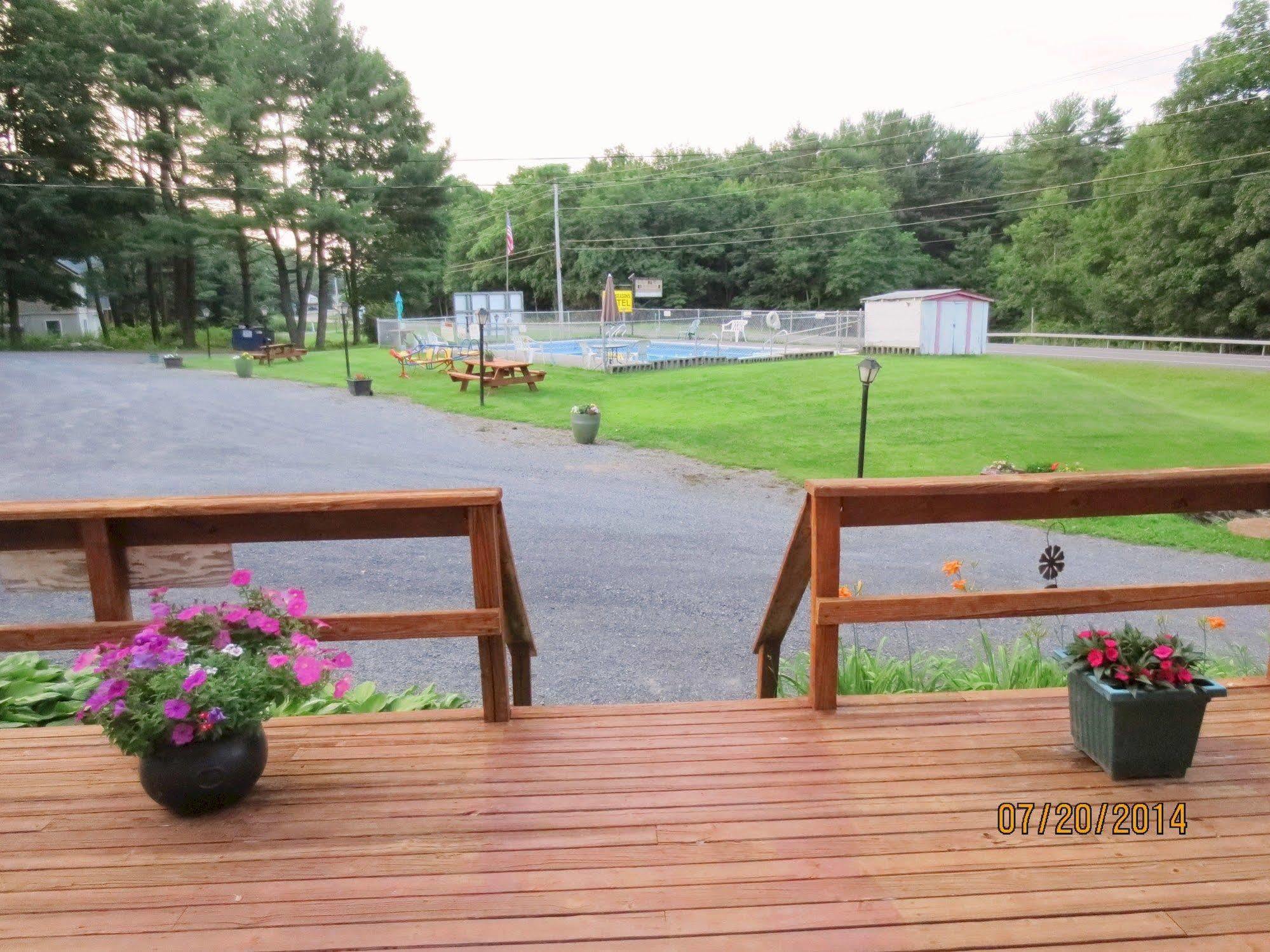 Four Seasons Motel Catskill Exterior photo